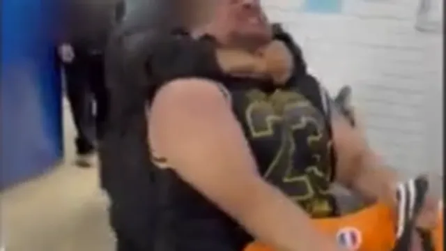 Giáo viên bị phụ huỵnh tác động vật lý vì nhắc học sinh dùng điện thoại: Camera an ninh ghi lại 9 cú đấm liên tiếp gây choáng