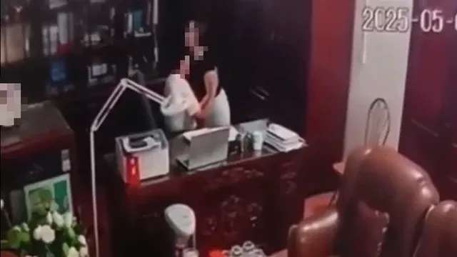 Vụ Chủ tịch Hội đồng trường THPT Tô Hiến Thành "thân mật" với nhiều phụ nữ: Luật sư chỉ ra hành vi pháp luật nghiêm cấm