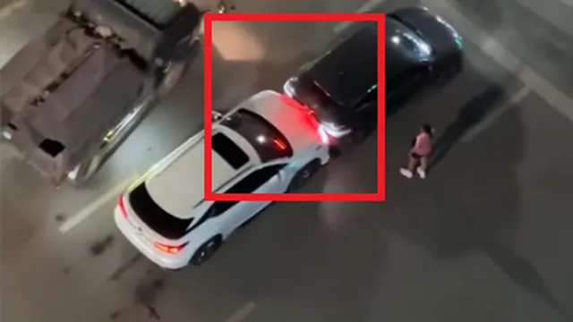 Clip vụ ô tô Lexus tông loạt xe ở Hà Nội nóng một chi tiết khó hiểu