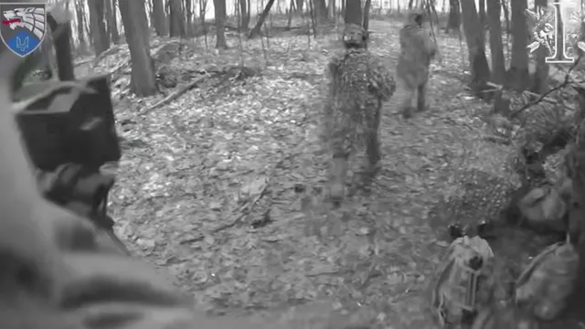 Video: Lính đặc nhiệm Ukraine cải trang, âm thầm tấn công phòng tuyến Nga ở Kursk