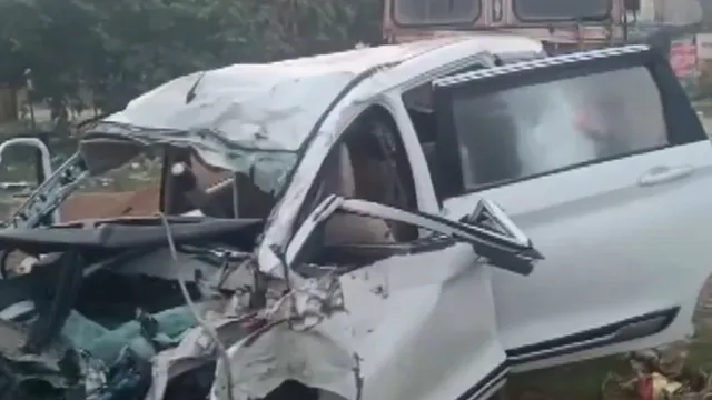 Hiện trường tan hoang vụ ô tô 7 chỗ lấn làn, tông trực diện xe tải khiến 6 người thiệt mạng