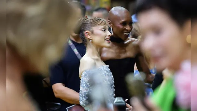 Người đàn ông quấy rối Ariana Grande trên thảm đỏ bị phạt tù