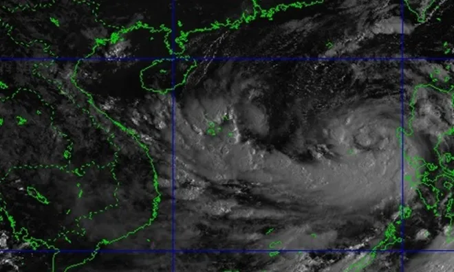 Bão số 3 giật cấp 15 đang di chuyển rất nhanh, tạo "cuồng phong" trên biển Đông