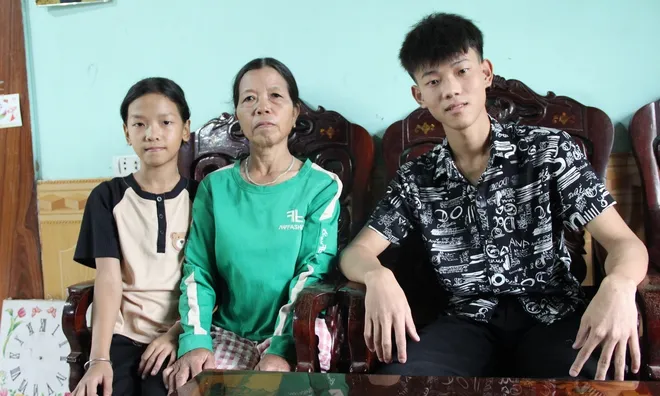 Đơn xin tình nguyện nhập ngũ của thanh niên Nghệ An gây bão mạng xã hội