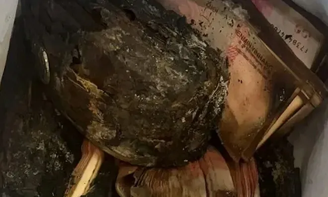 15 ngày ngồi tách từng tờ tiền cháy đen: Câu chuyện phía sau vụ mất gần 1,4 tỷ đồng