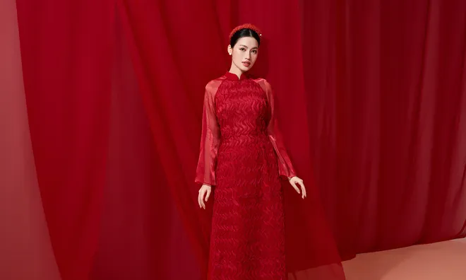 Visual "ngọt lịm" của Á hậu Minh Thư khi diện áo dài phong cách hoài cổ