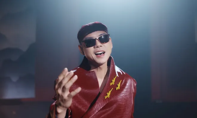 Phan Đinh Tùng tung MV Tết toàn sao "hot"