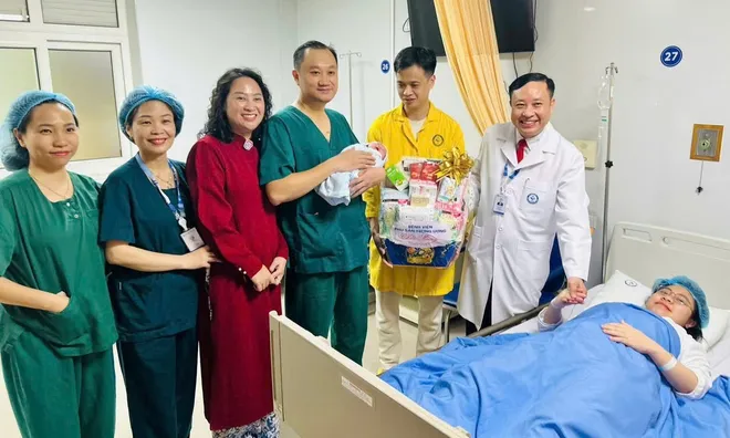 Ngắm những thiên thần "ngựa vàng" đầu tiên năm 2026