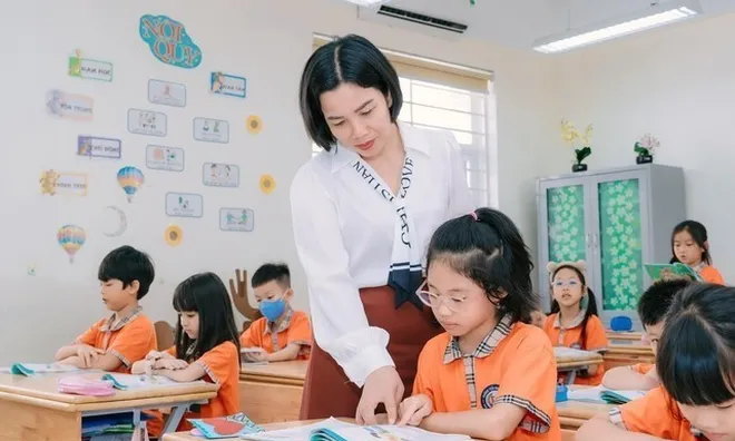 Năm 2026 lương giáo viên THPT, THCS, Tiểu học trung bình trên 17.000.000 đồng/tháng ở hạng 1 khi tính theo hệ số đặc thù và hệ số lương mới tại dự thảo Nghị định và Thông tư ra sao?