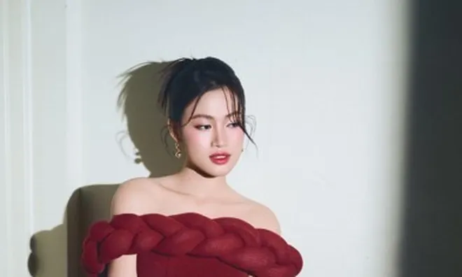 Á hậu Minh Thư rạng ngời trong loạt ảnh thời trang: Rạng rỡ từ những lựa chọn tinh tế