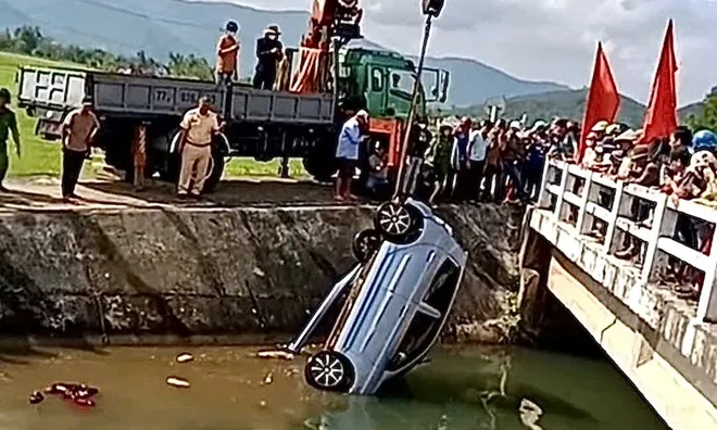 Phát hiện ô tô chìm cùng 2 thi thể nam nữ: Diễn biến gây ám ảnh tại hiện trường