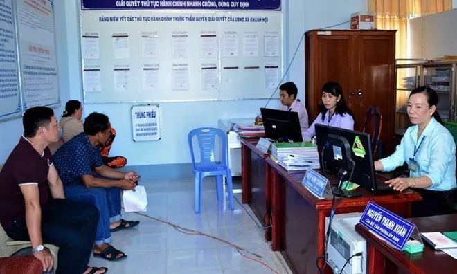 Chính phủ quyết định không xếp lương mới cho toàn bộ công chức cấp xã ở 34 tỉnh thành theo NĐ33: Lương công chức cấp xã từ 2026 thay đổi ra sao?