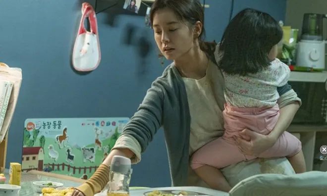 Phụ nữ sau kết hôn: Vì sao càng lo cho gia đình lại càng cảm thấy tủi thân?