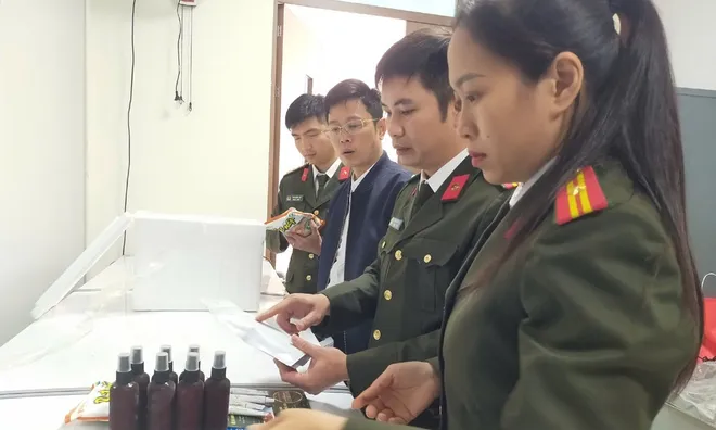 Chiêu trò phía sau “thảo dược đắp xương khớp Hoàng Minh Đường”: Thu lợi hơn 227 tỷ đồng