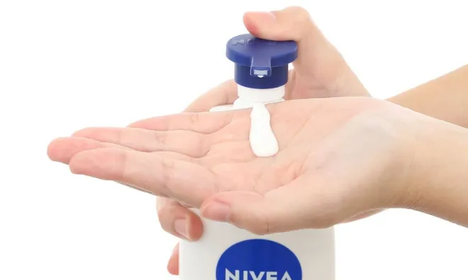 Một loại dưỡng thể của Nivea “lộ” thành phần không công bố, Cục Quản lý Dược ra lệnh thu hồi