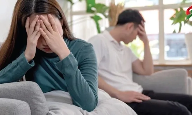 Bước vào phòng ngủ của chồng cũ sau 2 năm ly hôn, tôi chết lặng khi thấy một điều không ngờ