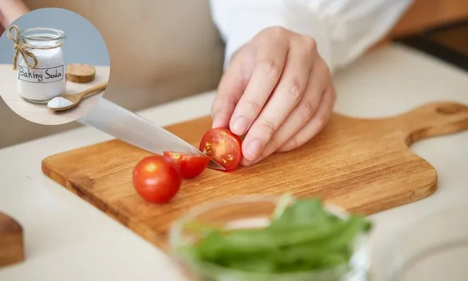 Thớt gỗ dùng lâu ngày dễ bám bẩn: Tham khảo ngay mẹo làm sạch cực đơn giản