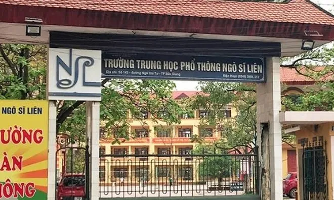 Một trường THPT top đầu có điểm chuẩn vào lớp 10 "3 môn 9,38 điểm": Lãnh đạo nhà trường nói gì?