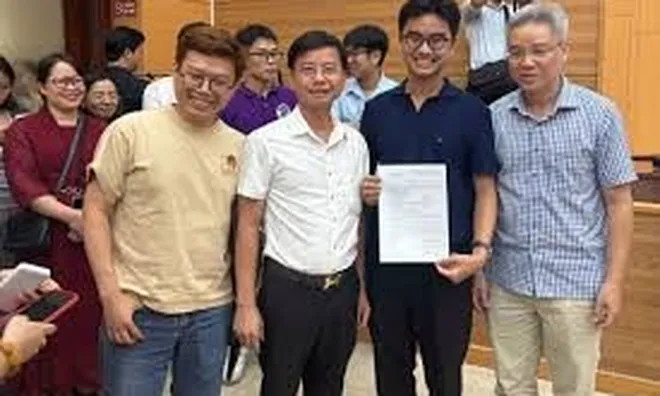 Con trai chọn nối nghiệp làm bác sĩ cấp cứu, người cha chỉ mong giữ được 3 điều