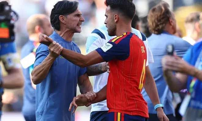Vụ xô xát ở chung kết World Cup: Trợ lý HLV bị tố nói dối, tuyển Argentina đứng trước "làn sóng" chỉ trích