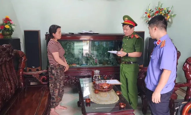 Khởi tố vợ chồng Nguyễn Văn Luyện