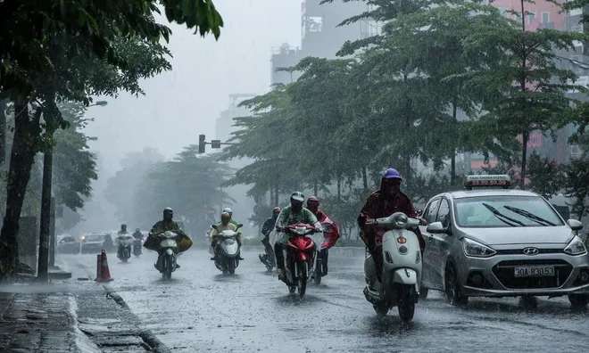 Dự báo thời tiết 4/8: Miền Bắc mưa lớn kéo dài 3 ngày, Hà Nội có nguy cơ mưa to