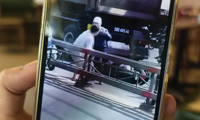 Khởi tố bị can đối với ông Nhan Dưỡng và Ngô Trường Lâm sau khi "đấu võ" vì tiếng còi xe