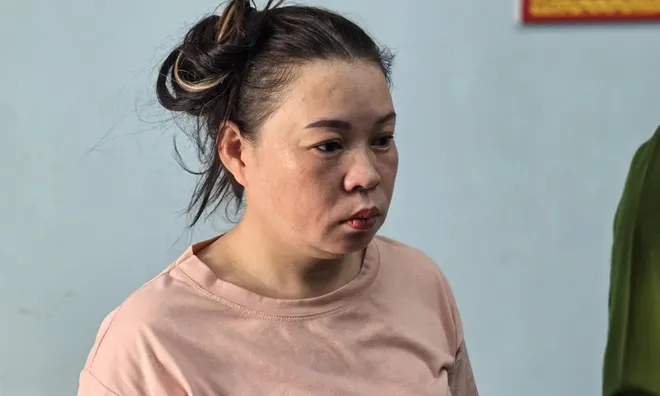 Tạm giữ khẩn cấp Phạm Thị Hồng Phúc vì hành hung nhân viên gác chắn tàu