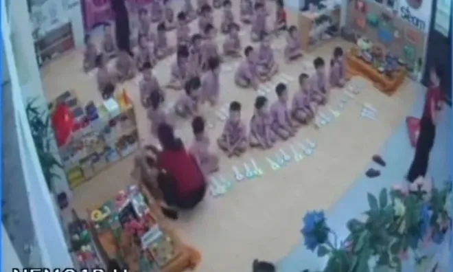 Clip 57 giây ghi lại cảnh gây phẫn nộ tại một lớp mầm non ở Hà Tĩnh