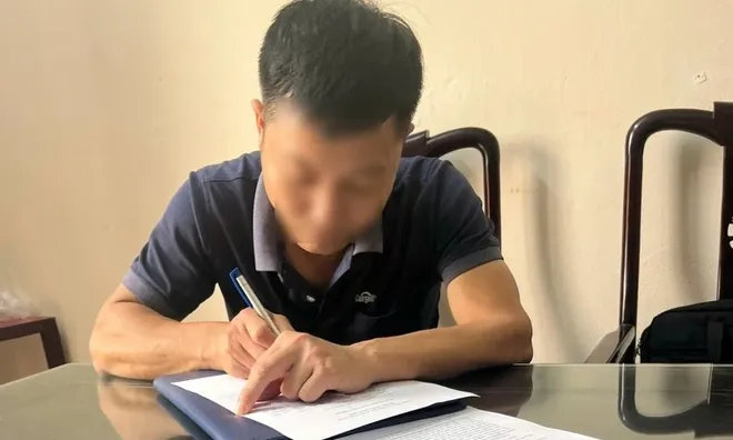 Người đàn ông đăng ảnh bịa đặt công an bắt người ở hồ cầu là ai?