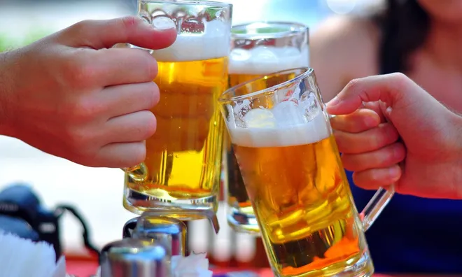 Xử phạt đến 3 triệu đồng đối với hành vi bán rượu bia cho người dưới 18 tuổi, ai cũng nên biết
