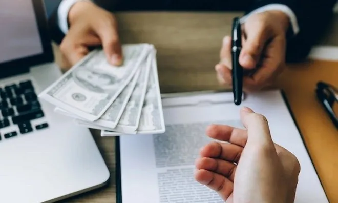 Vay tiền đầu tư thua lỗ, cô giáo bị cuốn vào vòng xoáy tín dụng đen, chấp nhận làm mọi việc để được trừ nợ