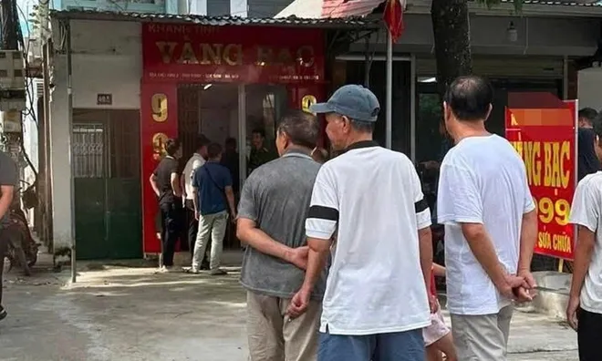Gã đàn ông liều lĩnh cướp tiệm vàng giữa ban ngày tại Hà Nội, diễn biến sau đó khiến nhiều người chú ý