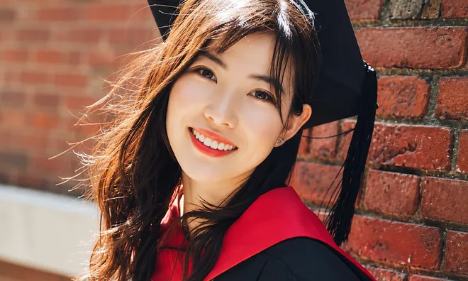 Bỏ qua cơ hội vào Thanh Hoa và Bắc Đại, nữ sinh này hoàn thành chương trình thạc sĩ Harvard ở tuổi 22 khiến nhiều người bất ngờ