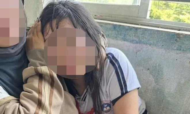Vụ nữ sinh lớp 7 bị nhóm nam sinh đánh hội đồng trước cổng trường: Tình tiết mới nhất