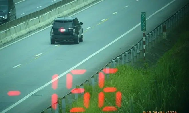 Lái Land Rover chạy 156 km/h trên cao tốc Nội Bài - Lào Cai, nữ tài xế bị phạt nặng