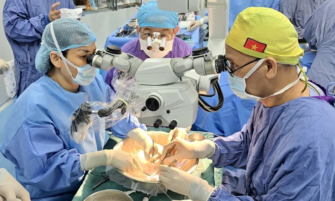 Lần đầu tiên thực hiện thành công ca ghép dương vật từ người cho chết não, tiến tới ghép tử cung