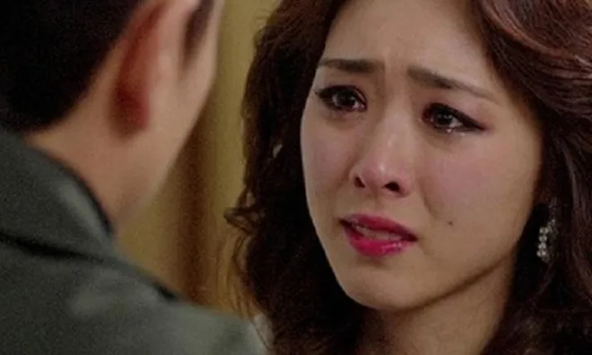 Anh giữ gìn cho tôi sự nguyên vẹn, nhưng lại tự cho mình quyền đi "bóc bánh trả tiền"