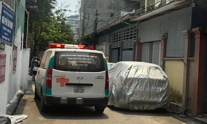 Nghe tiếng cô gái la hét, người dân phá cửa phát hiện vụ việc rúng động