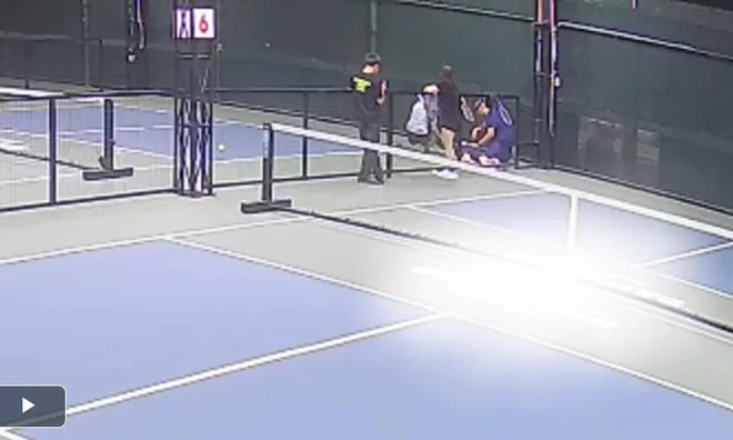 Người đàn ông ngưng tim nguy kịch khi chơi pickleball may mắn được cứu sống nhờ gặp "quý nhân"
