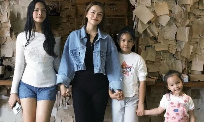 Con gái Phạm Quỳnh Anh - Quang Huy dậy thì dáng chuẩn vượt mẹ, chạm mốc chiều cao thi Hoa hậu