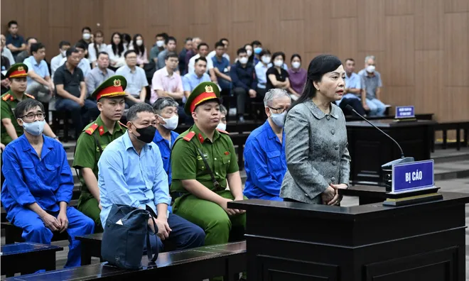 Cựu Bộ trưởng Nguyễn Thị Kim Tiến khai về “gói quà” tại phiên tòa sai phạm dự án bệnh viện nghìn tỷ