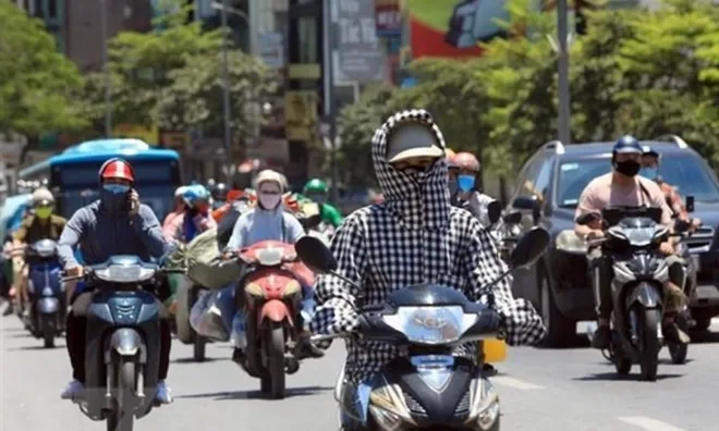 Dự báo thời tiết 26/5: Nắng nóng bao trùm miền Bắc - miền Trung, ngoài trời có thể vượt 40°C