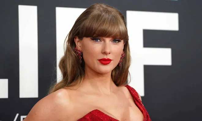 Taylor Swift cán mốc tài sản 2 tỷ USD, chính thức là nữ nhạc sĩ giàu nhất lịch sử