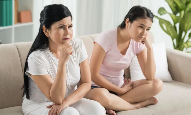Tôi xúi con trai ly hôn vì con dâu có 6 căn nhà riêng, nghe con đáp lại 3 câu mà chết lặng
