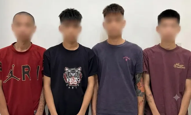 Chiếc mặt nạ và con dao hé lộ kế hoạch cướp táo tợn của nhóm thiếu niên