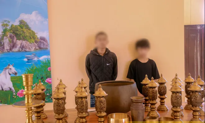 Bắt nhóm thiếu niên trộm chuông chùa