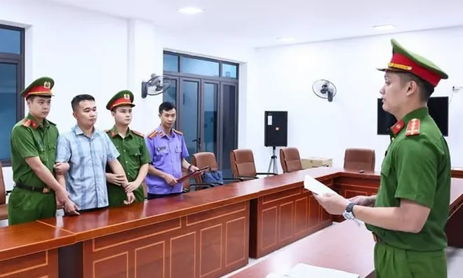 Thi hành Lệnh giữ người khẩn cấp đối với Nguyễn Hà Duy, giáo viên Trường THPT Chuyên Tuyên Quang
