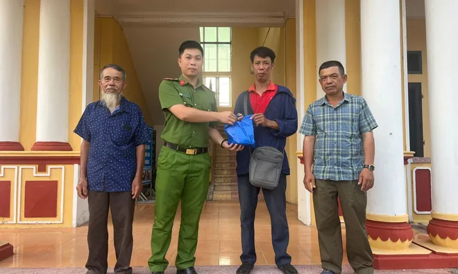 Hiện trường vụ tai nạn bất ngờ xuất hiện 375 triệu đồng, cái kết khiến nhiều người cảm kích