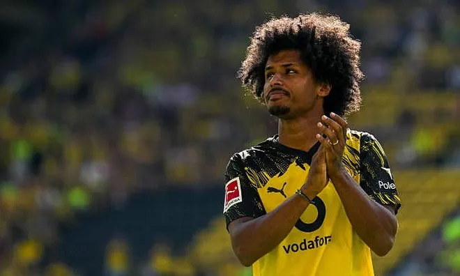 Chính thức: Barcelona đạt thỏa thuận chiêu mộ Karim Adeyemi từ Dortmund